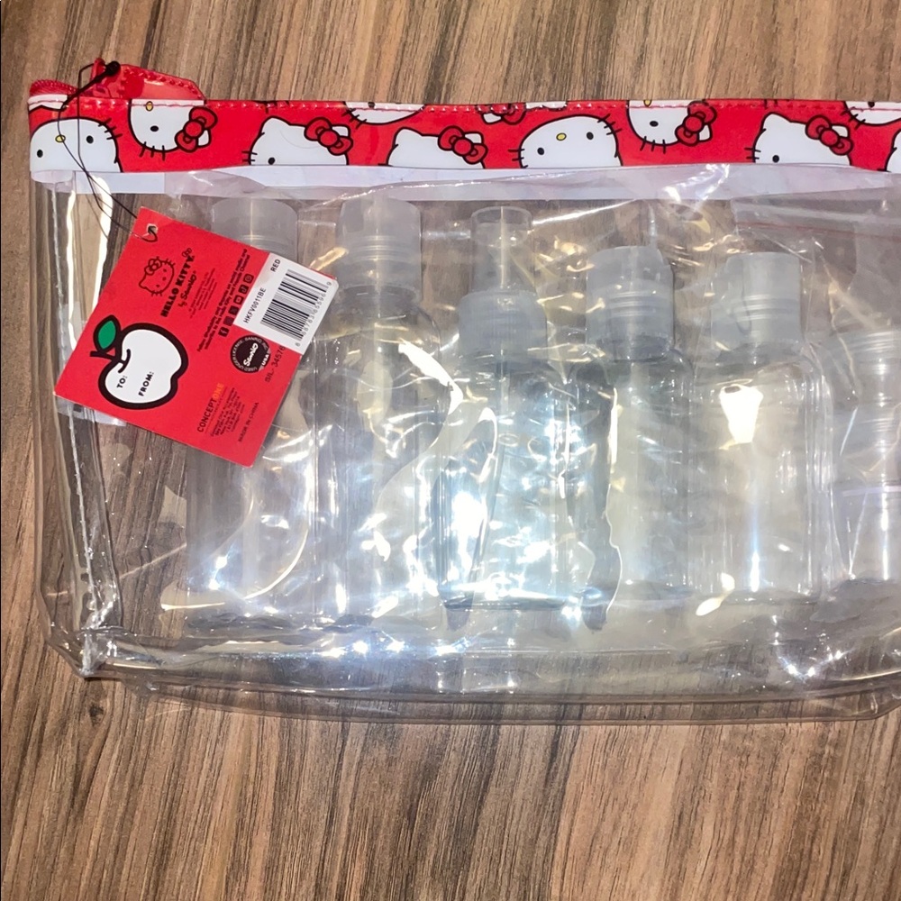 Hello Kitty Travel Bag - Picture 6 of 15